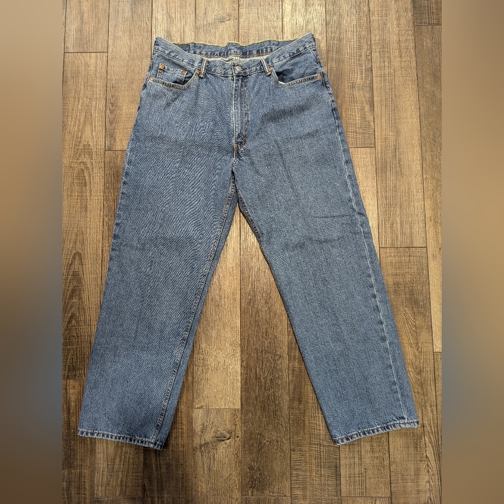 Levi's 550 Medium Wash Straight Leg Denim Jeans Waist 40 Length 32